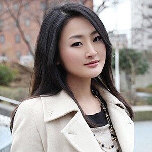 長谷川紗子の魅惑的な素人動画レビューに出演AV女優の名前は?