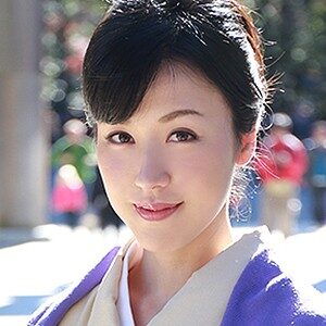 三浦翔子の魅惑的な素人動画レビューに出演AV女優の名前は?