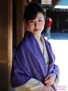 三浦翔子の魅惑的な素人動画レビューに出演AV女優の名前は?